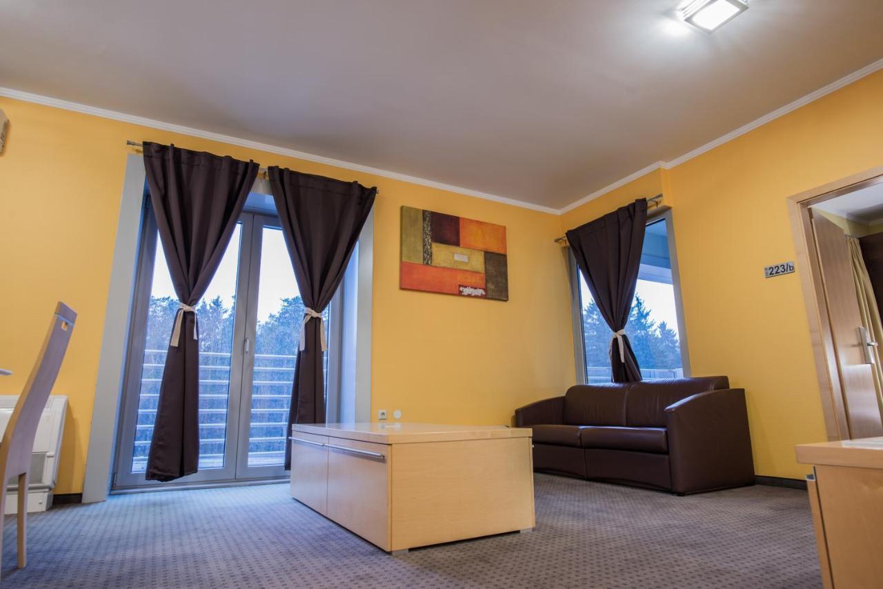 Betnava Hotel Марибор Экстерьер фото
